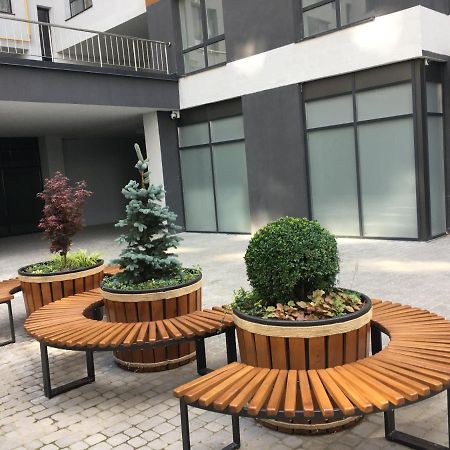 4-Room Jacuzzi Apartment Lviv Kültér fotó