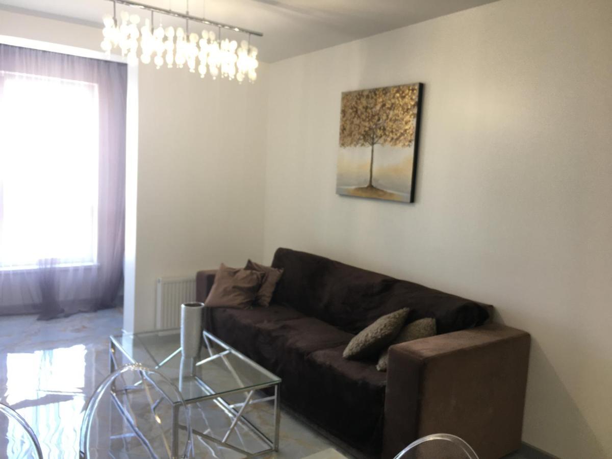 4-Room Jacuzzi Apartment Lviv Kültér fotó