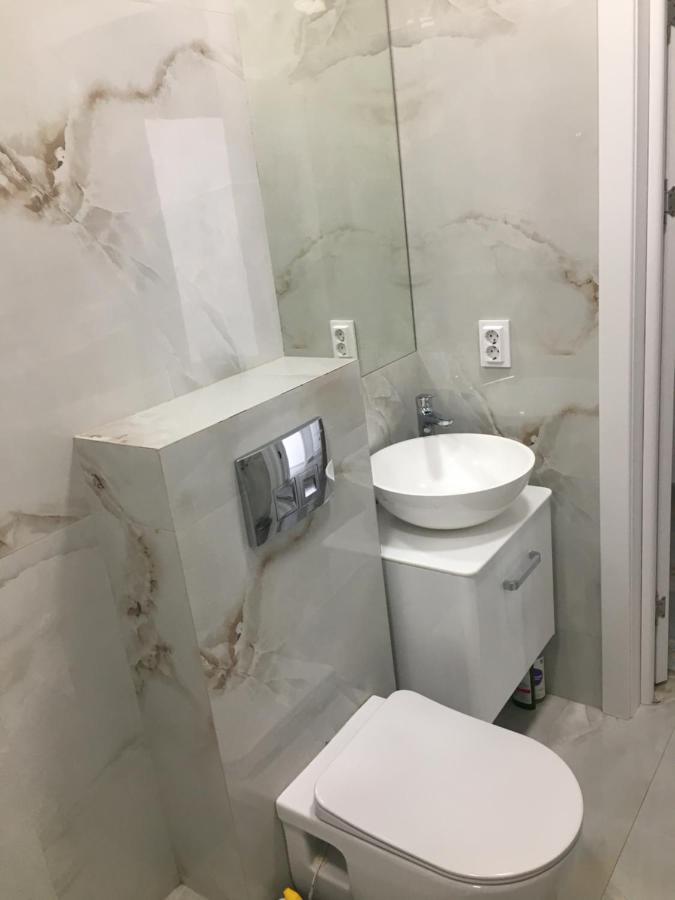 4-Room Jacuzzi Apartment Lviv Kültér fotó