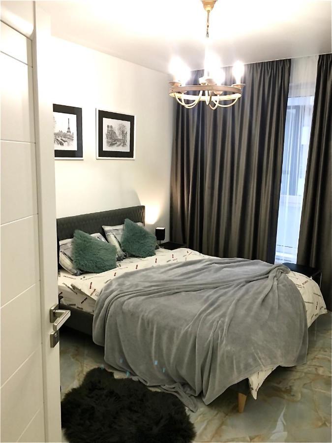 4-Room Jacuzzi Apartment Lviv Kültér fotó