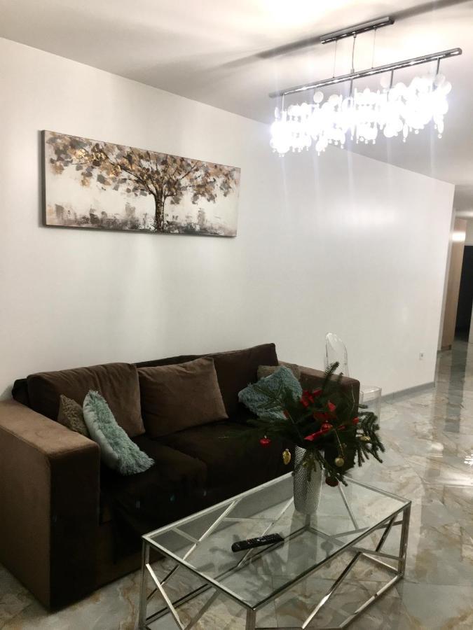4-Room Jacuzzi Apartment Lviv Kültér fotó