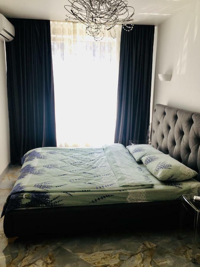 4-Room Jacuzzi Apartment Lviv Kültér fotó
